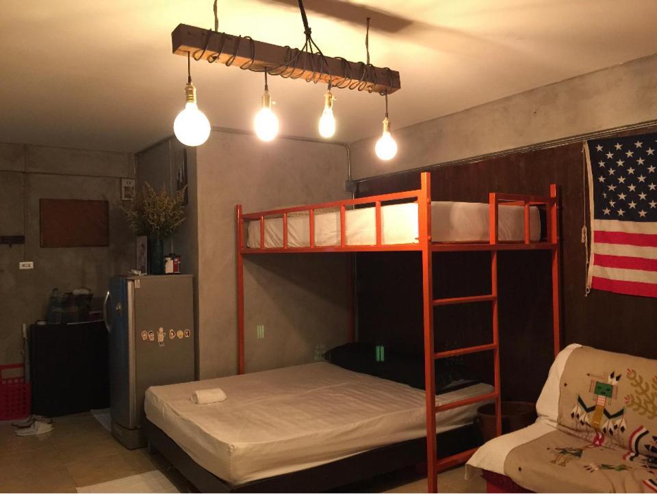 Renovated Loft Style Condo Bangkok Ngoại thất bức ảnh