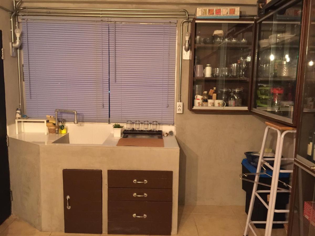 Renovated Loft Style Condo Bangkok Ngoại thất bức ảnh