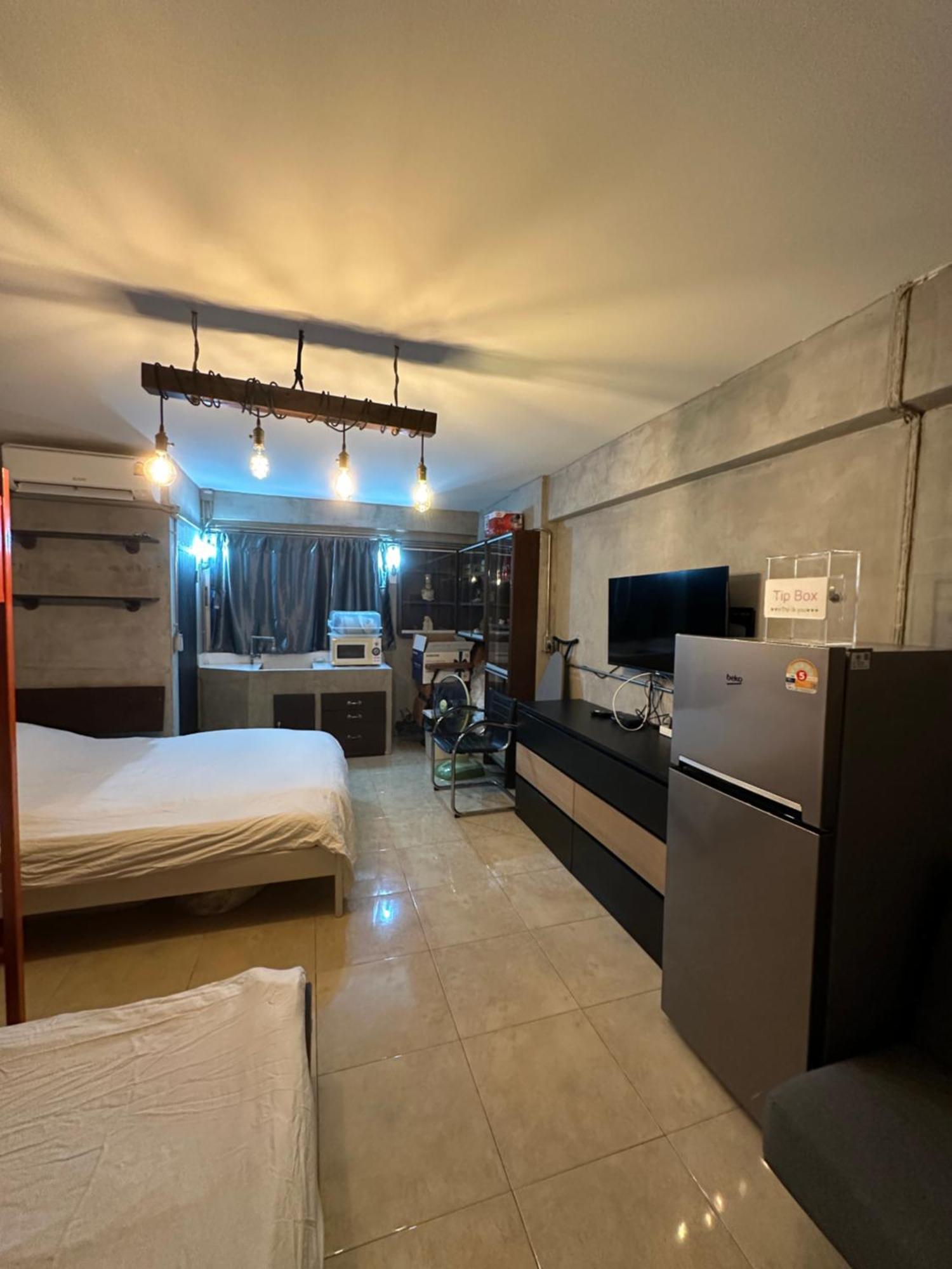 Renovated Loft Style Condo Bangkok Ngoại thất bức ảnh